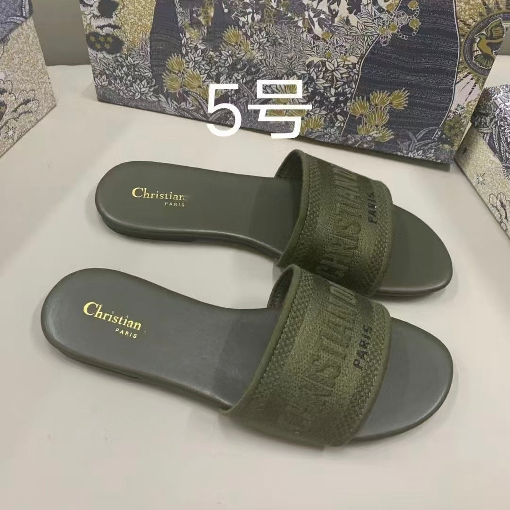 Christian Dior Slippers - כפכפי דיור