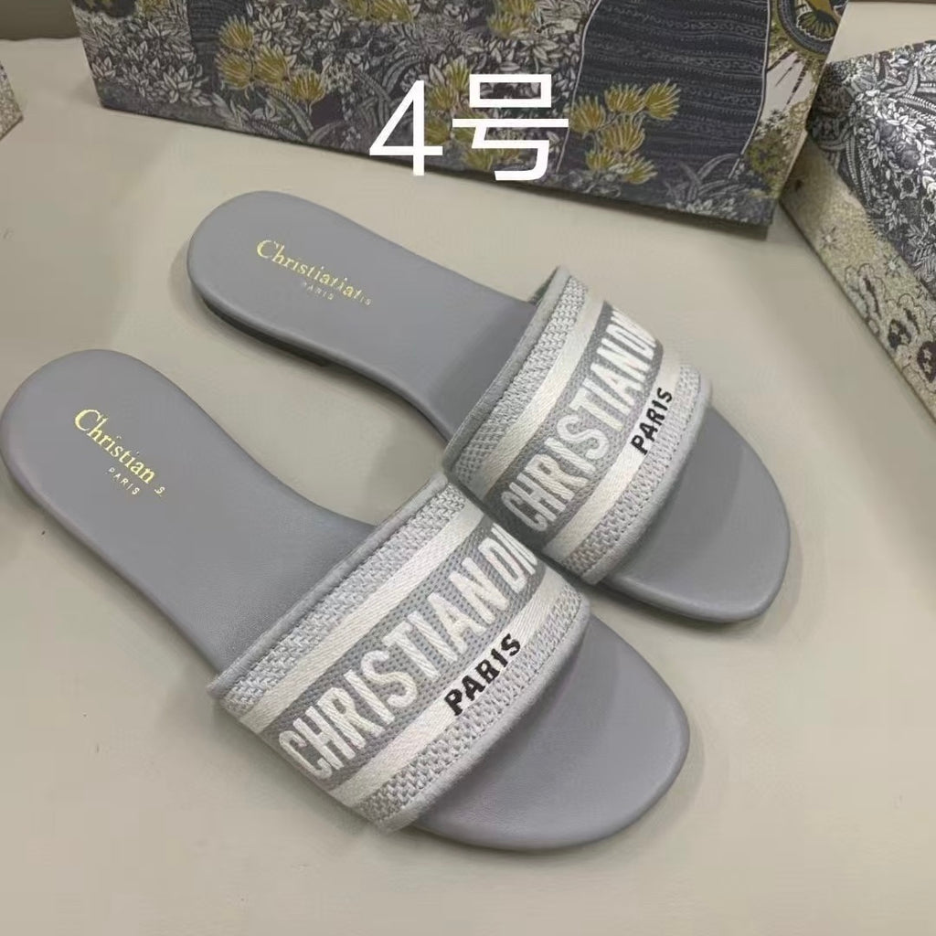 Christian Dior Slippers - כפכפי דיור
