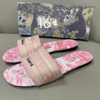 Christian Dior Slippers - כפכפי דיור