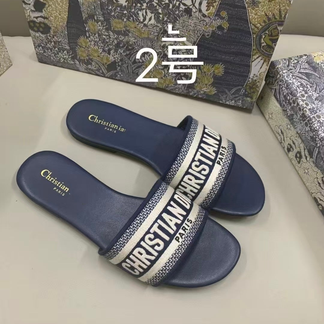Christian Dior Slippers - כפכפי דיור