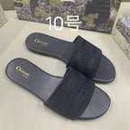 Christian Dior Slippers - כפכפי דיור